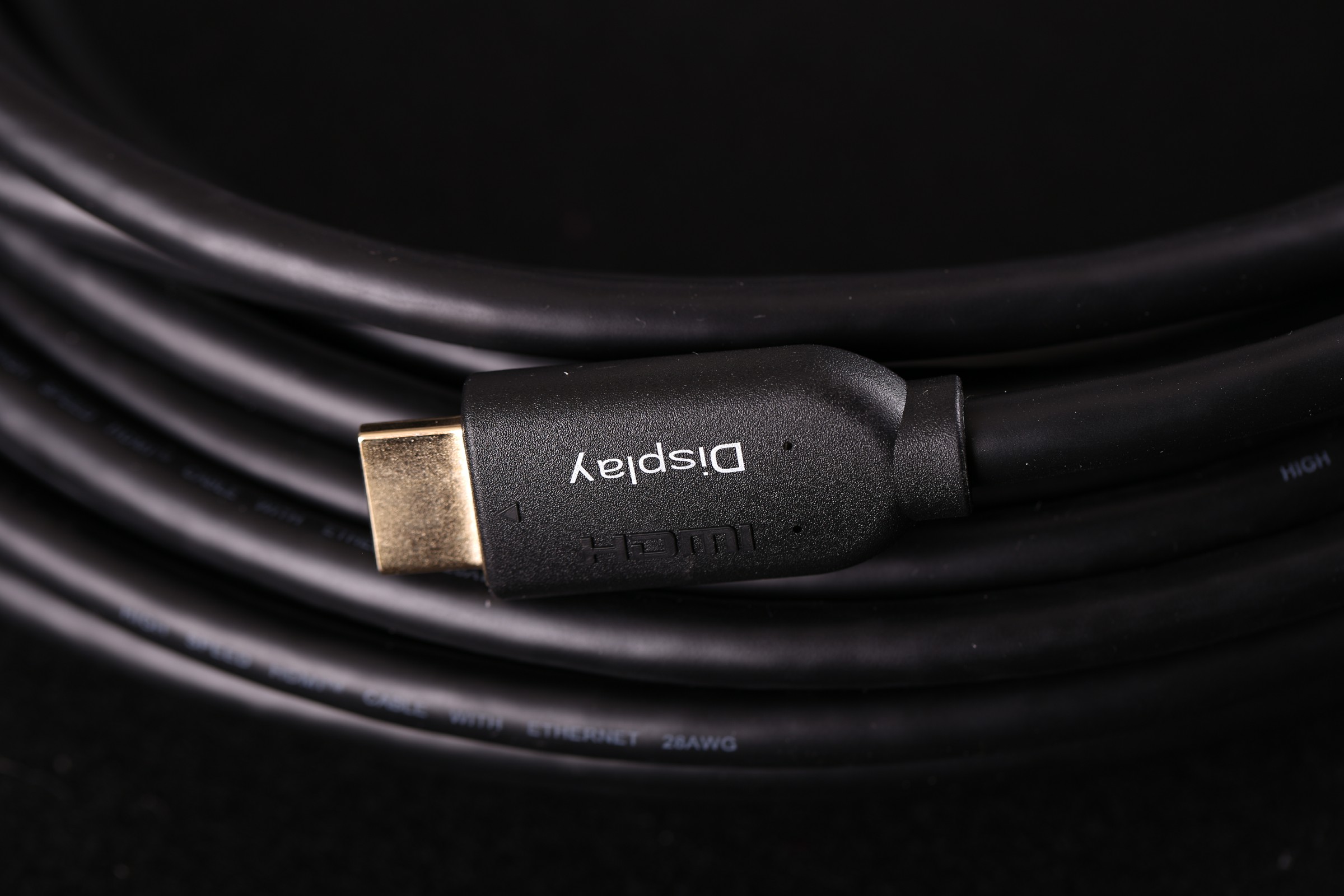 AVC-LD HDMI线接头上标明Display显示端.jpg AVC-LD HDMI线接头上标明Display显示端.jpg
